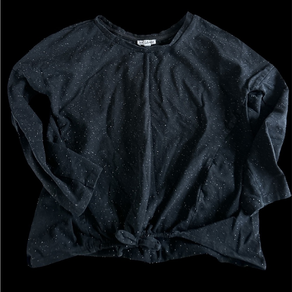 🌺Black Long Sleeve Tee with Relaxed Fit and Wide Crew Neck
